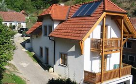 Weingut und Ferienwohnung Pomaßl
